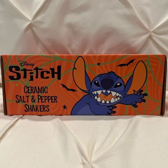 Disney Lilo & Stitch Halloween Pumpkin Ceramic Salt & Pepper Shakers NWT - Picture 7 of 8